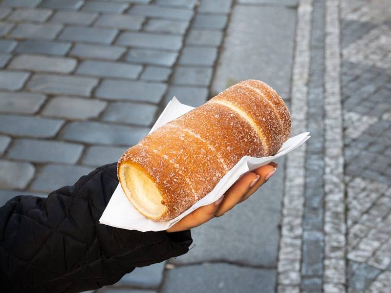 Trdelník,Or,Spit,Cake,From,Czechia.,Holding,The,Fresh,And