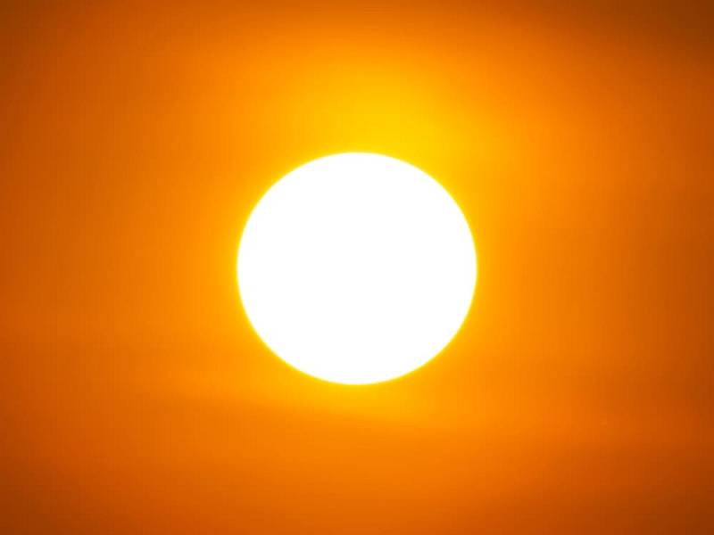 Bright,White,Sun,On,Dark,Orange,Sky