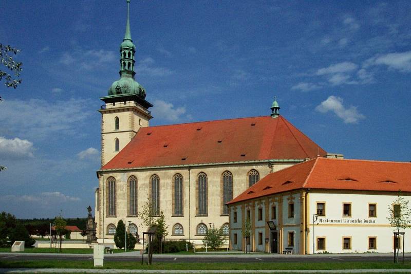 Přesunutý kostel v Mostě