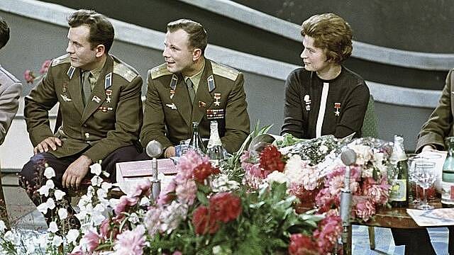 Sovětští kosmonauti, Hrdinové Sovětského svazu Pavel Popovič, Jurij Gagarin a Valentina Těreškovová