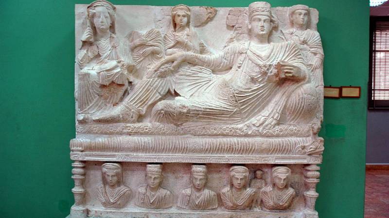Pohřební reliéf z podzemních hrobek, Palmýra