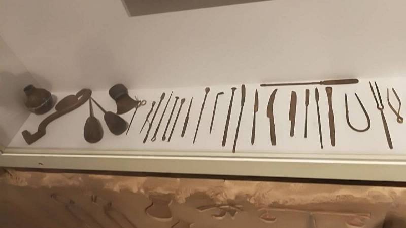 Repliky starověkých egyptských lékařských a chirurgických nástrojů - Dětské muzeum v Káhiře