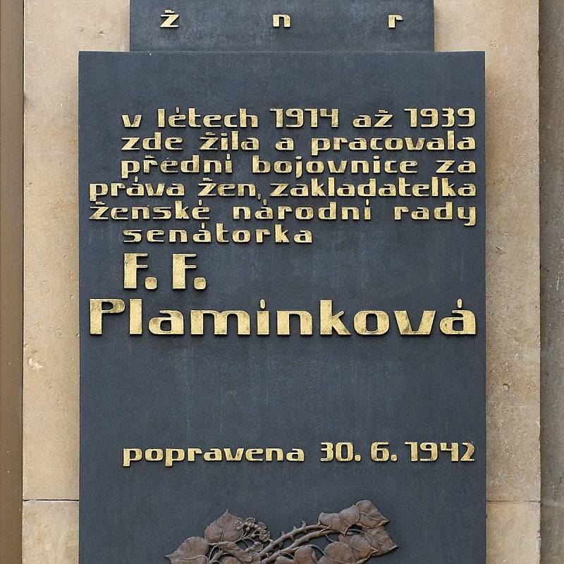 Pamětní deska Františky Plamínkové na Staroměstském náměstí čp.