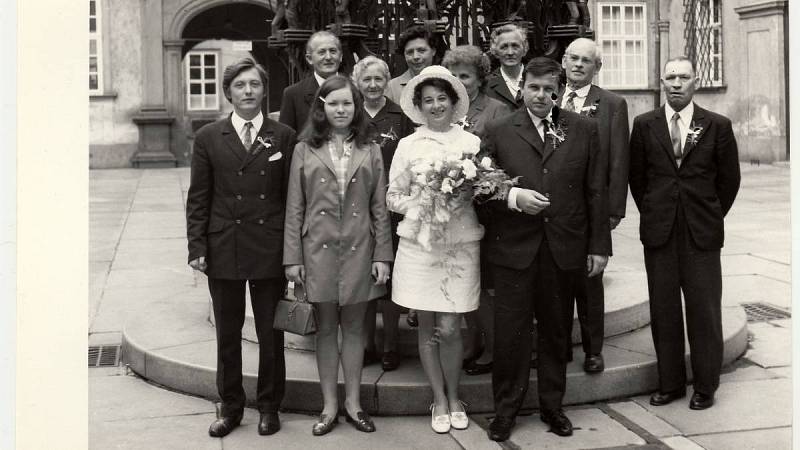 Svatební fotografie, ČSSR asi rok 1970.