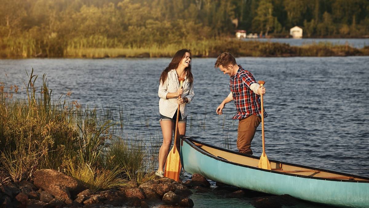 Jadran je daleko a drahý. Jezero kousek za Prahou je stejně krásné a vstup je zcela zdarma