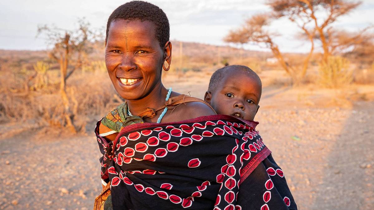 Ve 3 měsících sedí, v 6 stojí a v 9 chodí. Raketový vývoj kojenců z afrických kmenů je podmíněn důležitým reflexem