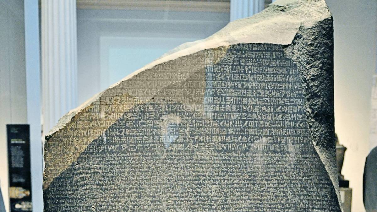Kvíz: Rosettská deska – kámen, který byl klíčem k dešifrování egyptských hieroglyfů