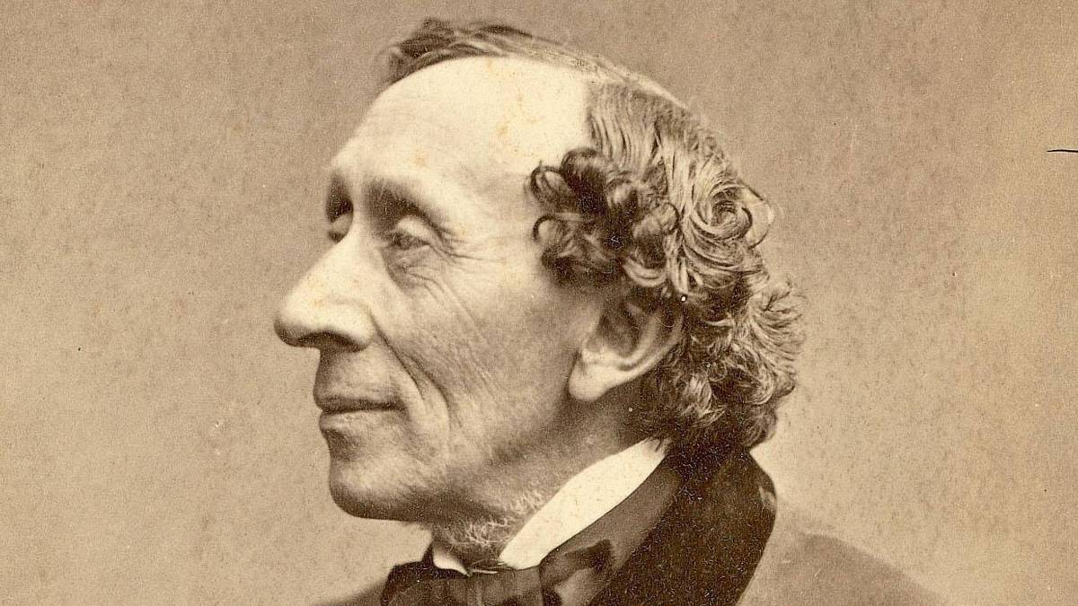H. Ch. Andersen byl údajně mimořádně ošklivý a bisexuál. Jeho lásky ho celý život odmítaly