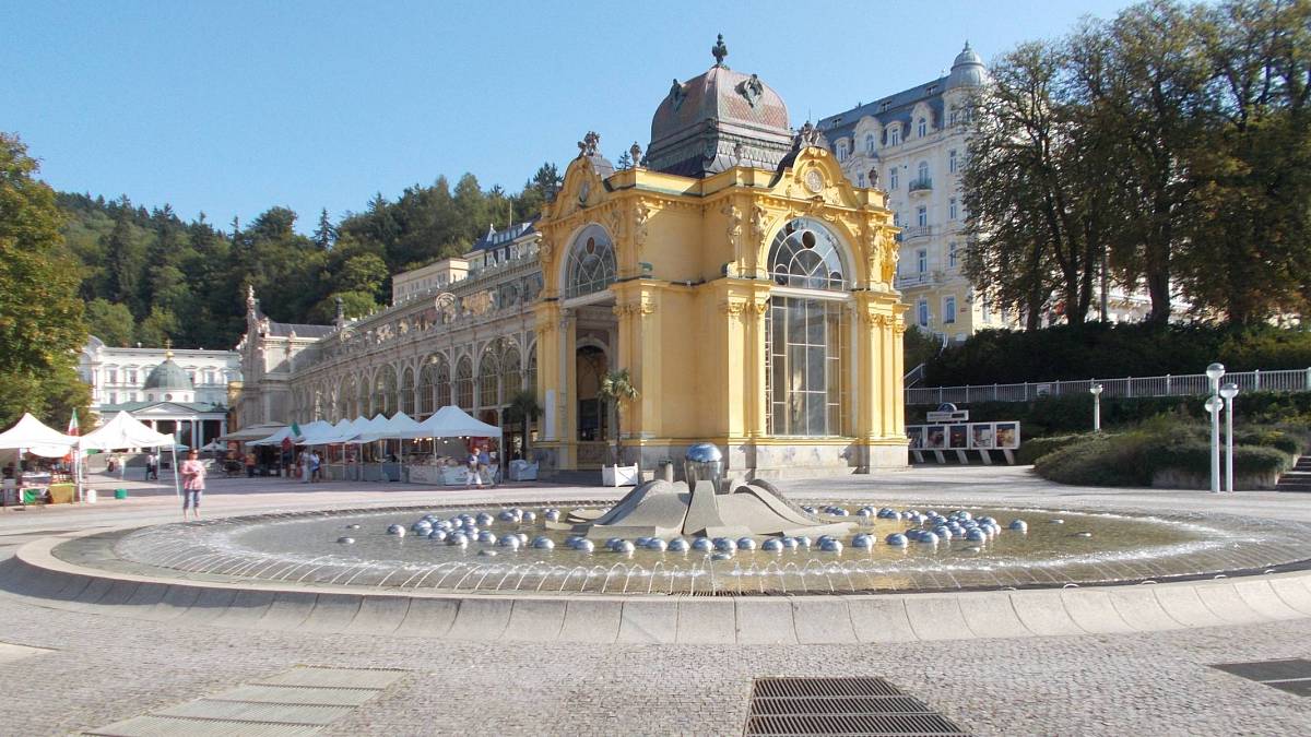 Lázeňská města s duší: Léčivé prameny, šlechtické kolonády a příběhy, které v ozvěnách šeptají století minulá