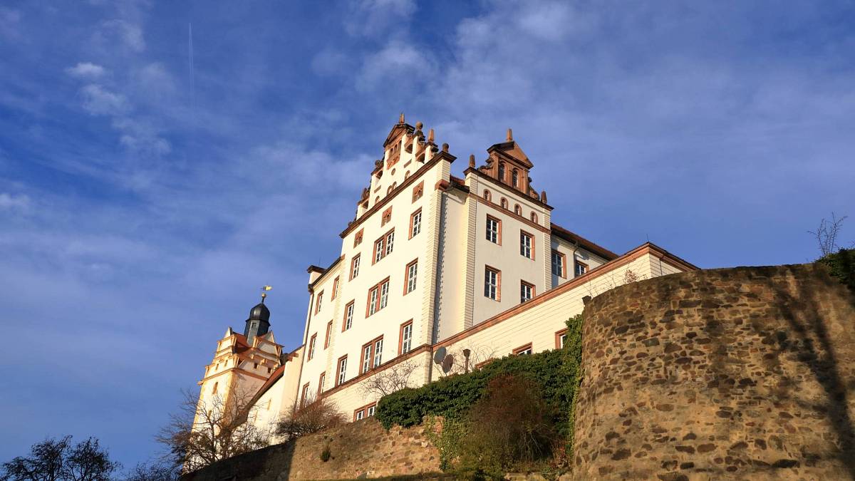 Prokleté hrady a zapomenuté zámky: Temná historie, která dodnes nahání hrůzu