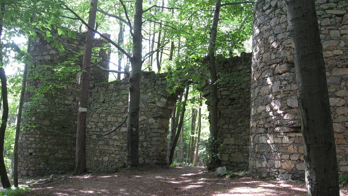 Zříceniny bez bitev: Výstavba umělých zřícenin nebyla pouze českou specialitou