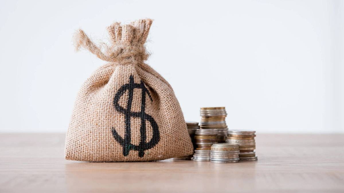 Češi během 10 let zbohatli o 46 %. Ale 2 skupiny obyvatel jsou dnes na tom hůř než před 20 lety