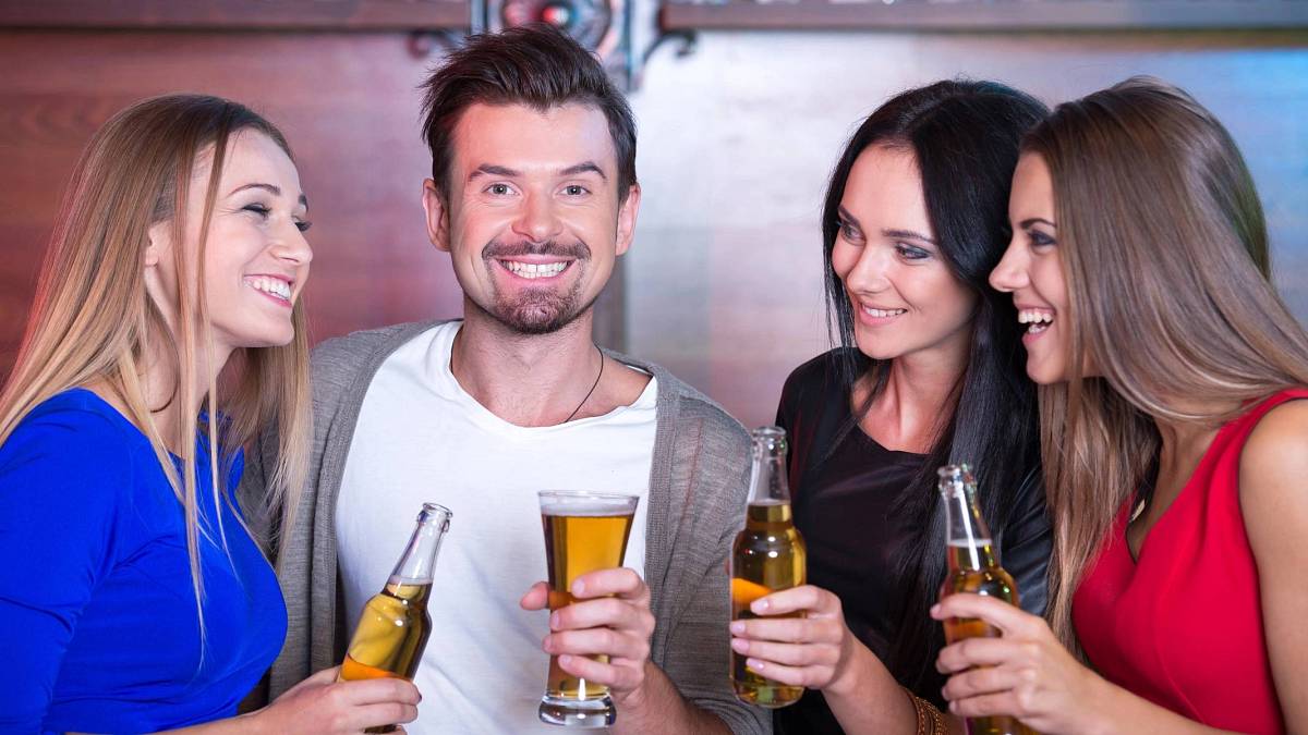 Hospodský kvíz: Jen géniové zvládnou víc než 5 z 10 správně. Patříte mezi ně, nebo jste ostuda šenku? Hospodský kvíz: Jen géniové zvládnou víc než 5 z 10 správně. Patříte mezi ně, nebo jste ostuda šenku?