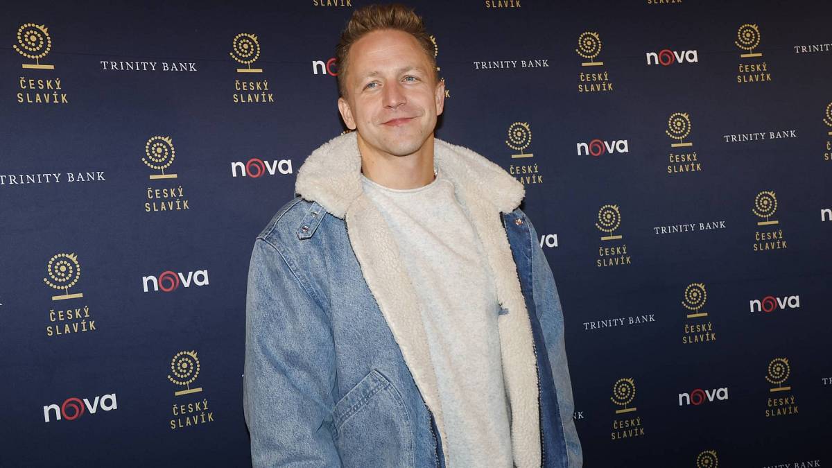 Pamatujete na Tomáše Kluse v SuperStar 2005? Podívejte se na jeho nezapomenutelné vystoupení