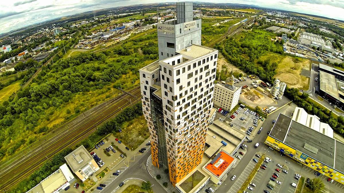 Šokující odhalení: Nejvyšší budova Česka nestojí v Praze! A brzy zmizí v propadlišti dějin