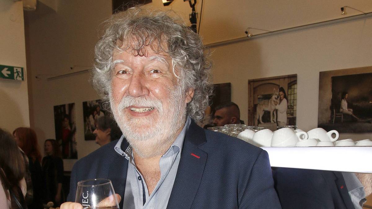 Podívejte se, jak bydlí oblíbený režisér Zdeněk Troška. Jeho dům má neuvěřitelných 22 oken