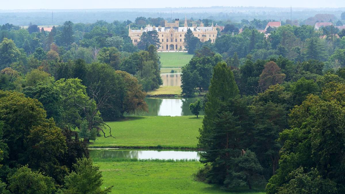 Lednicko-valtický areál je krásný, ale tenhle zapomenutý park na Vysočině je jako z pohádky