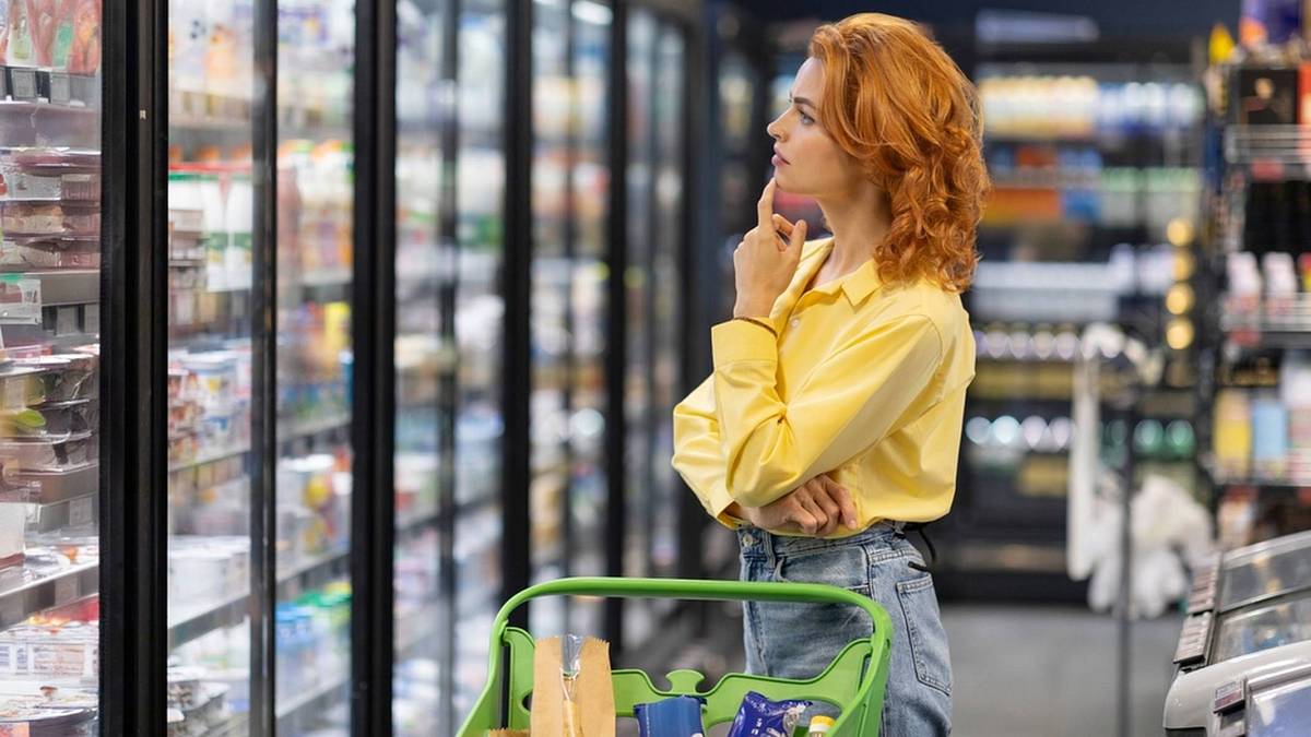 Tesco nepozorovaně mění ceny u pokladen. Kdo si toho nevšimne, zaplatí zbytečně víc