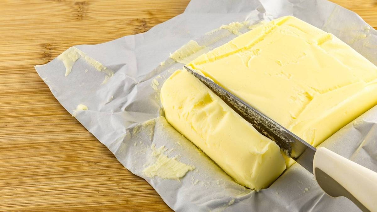 Cena 70 Kč za máslo není výjimka. Albert zlevnil a spustil nákupní šílenství