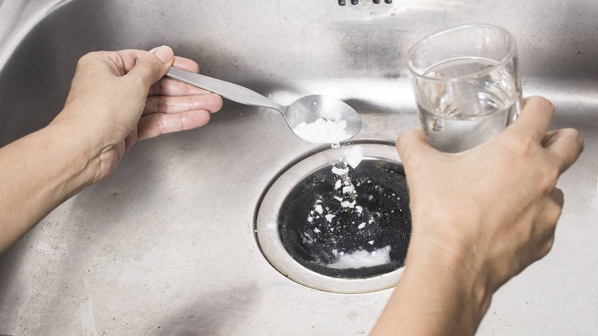 Do odpadu nasypte tyto dvě věci a sledujte, co se stane během pár minut