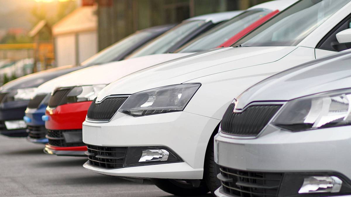 Ojeté auto může být past. Tohle zkontrolujte dřív, než zaplatíte