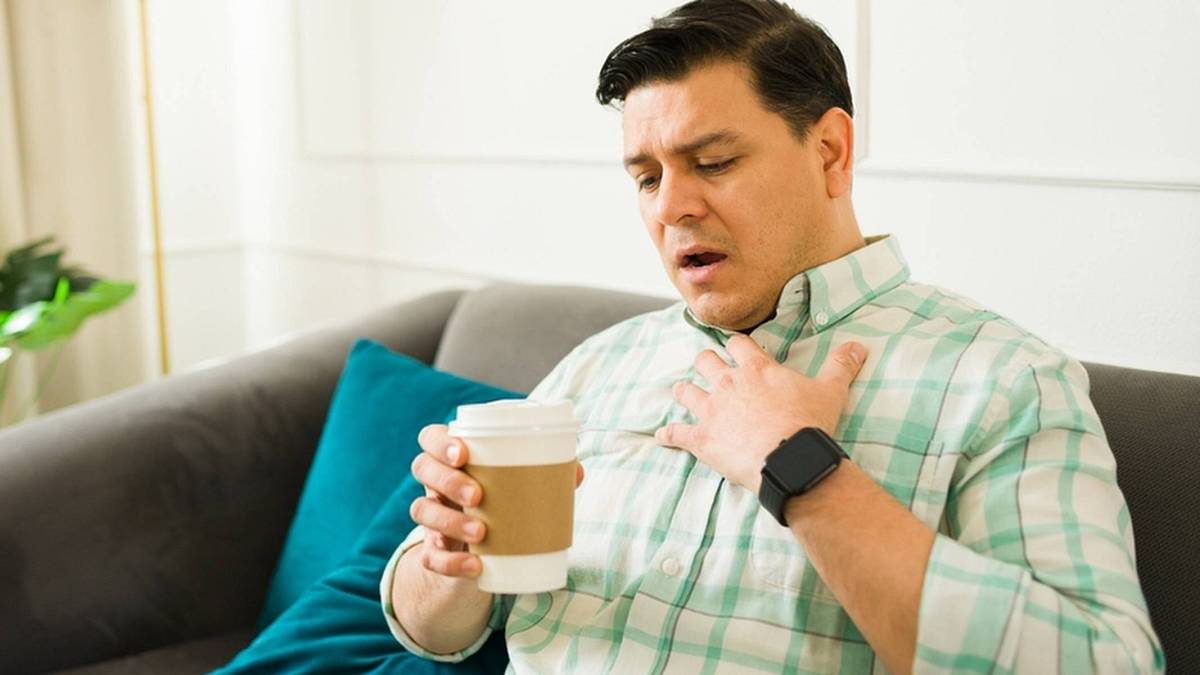 Alkohol narušuje elektrickou signalizaci srdci, které je pak zmatené