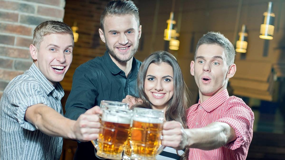 Hospodský kvíz: 10 otázek, 3 piva, 100 % zaručené hádky u stolu