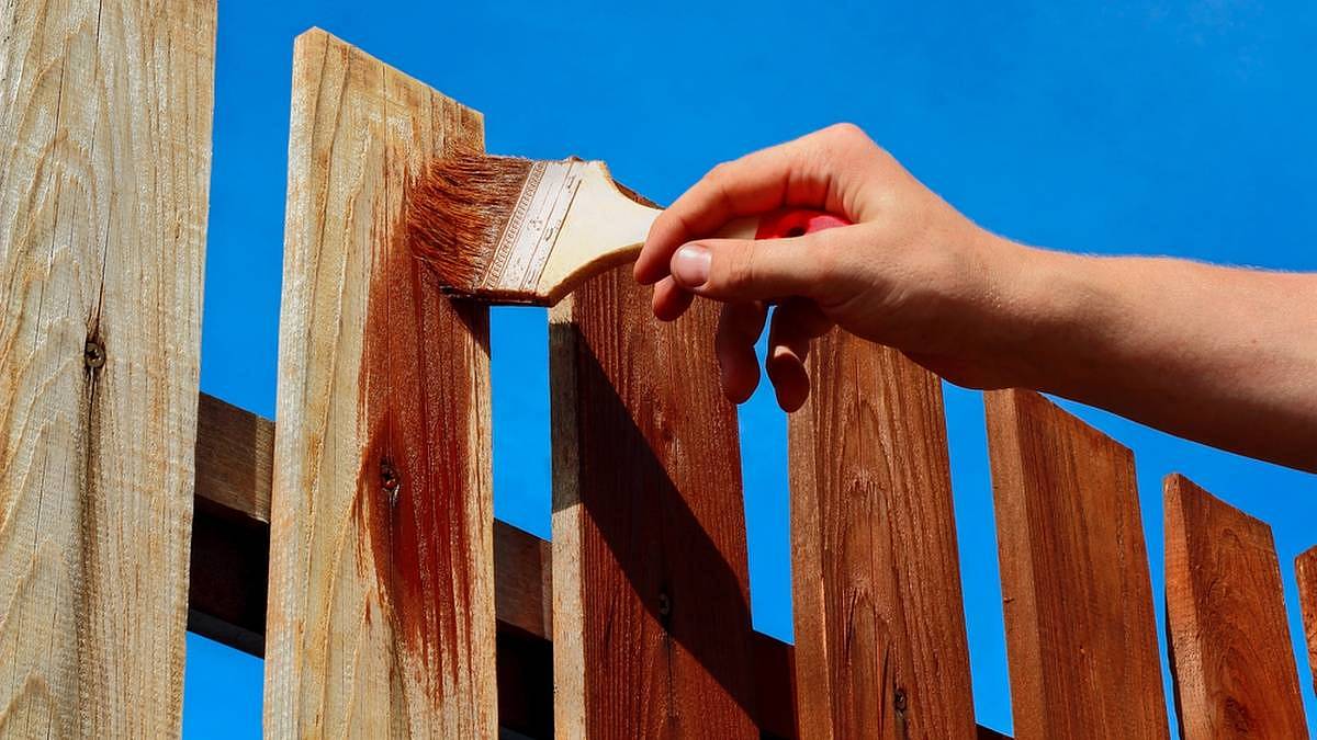 Fenomén betonových plotů: Praktické řešení, nebo estetická katastrofa?