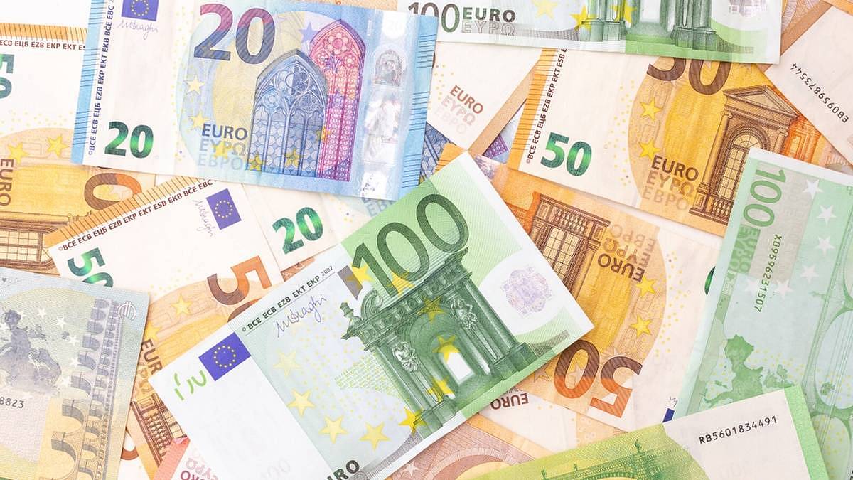 Euro v Česku: Jak ovlivní důchody, mzdy a kupní sílu podle AI?