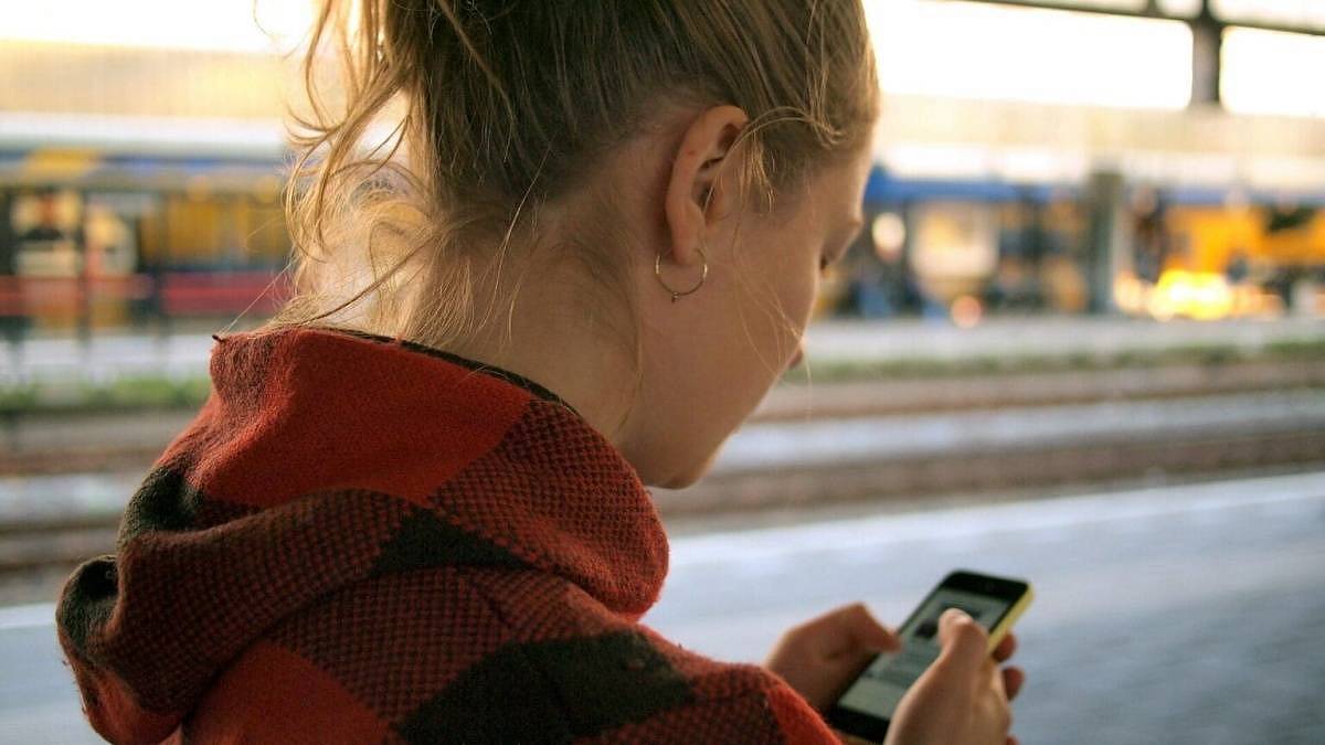 Jak poznáte, že vás aplikace v telefonu špehuje, a jak se tomu bránit