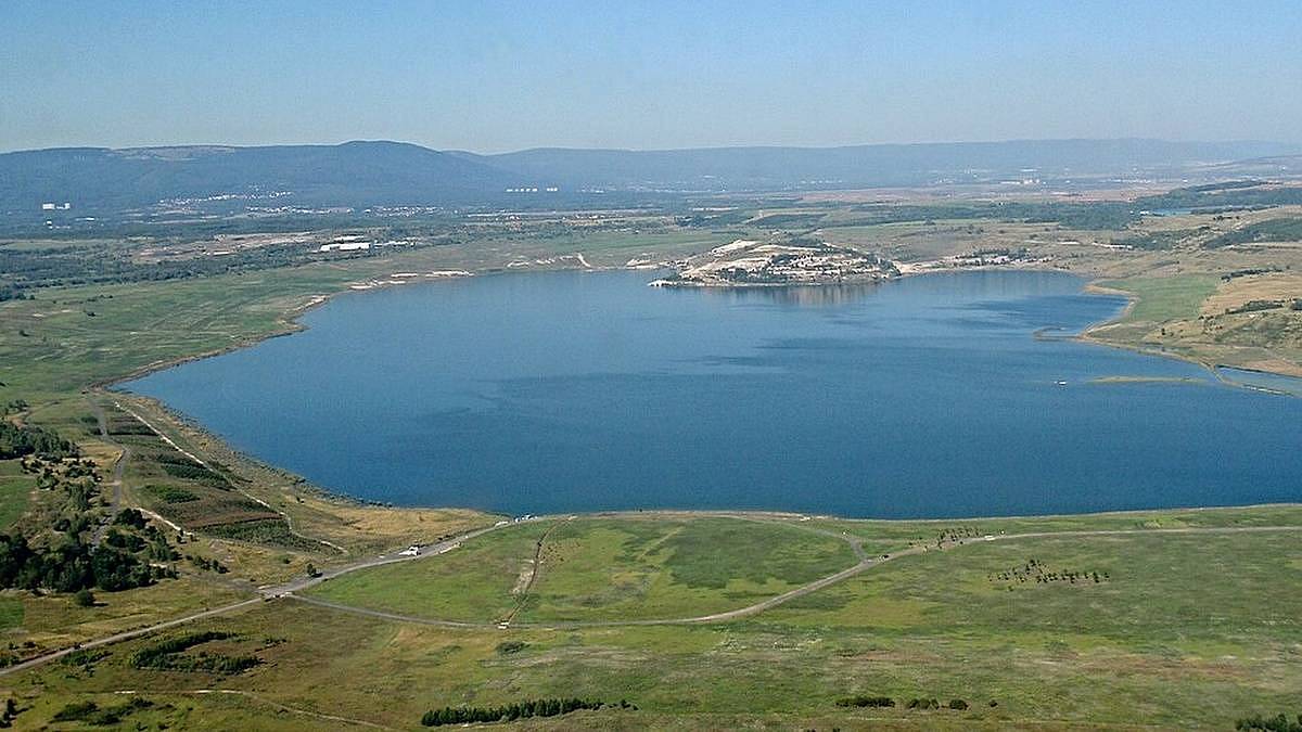 Ani Lipno, ani Mácháč. Nejkrásnější koupání v Česku je úplně nová plovárna, kterou zatím nikdo nezná