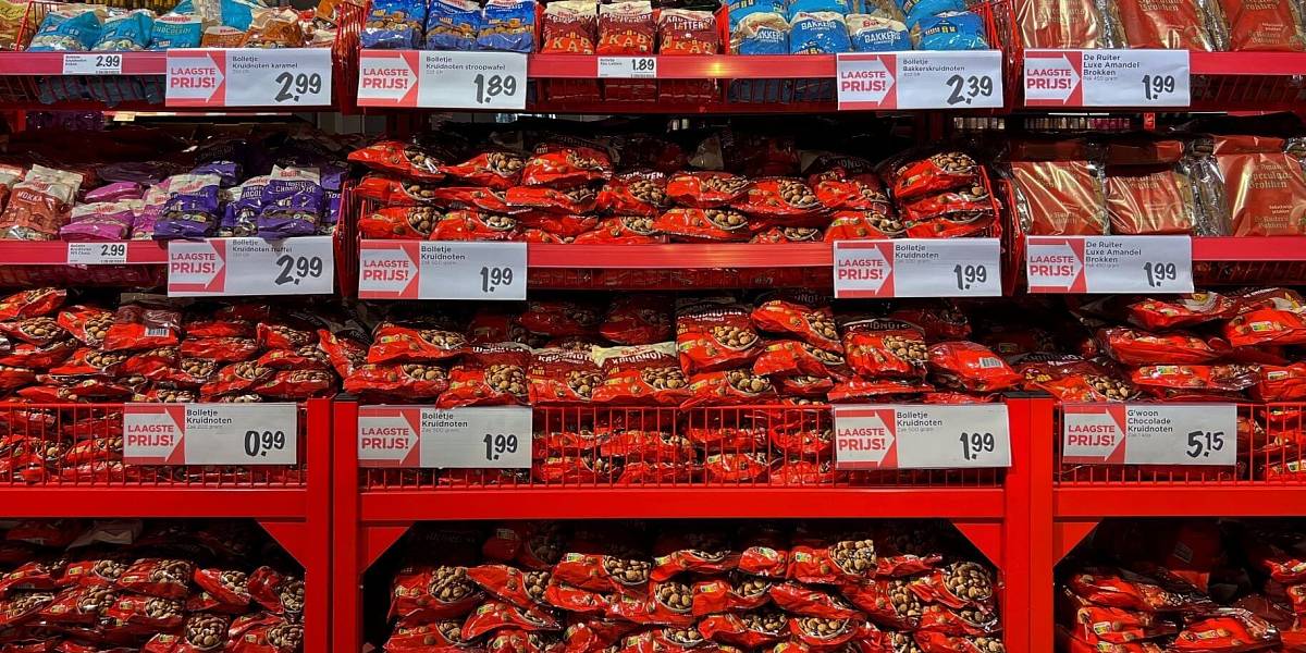 Co skutečně znamenají v obchodech červené cenovky se slevami. Nenaleťte nechutným obchodním trikům
