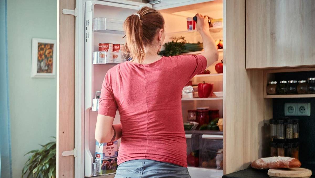 Tichá chyba v lednici vás stojí až 7 000 Kč ročně. Děláte ji nejspíš taky