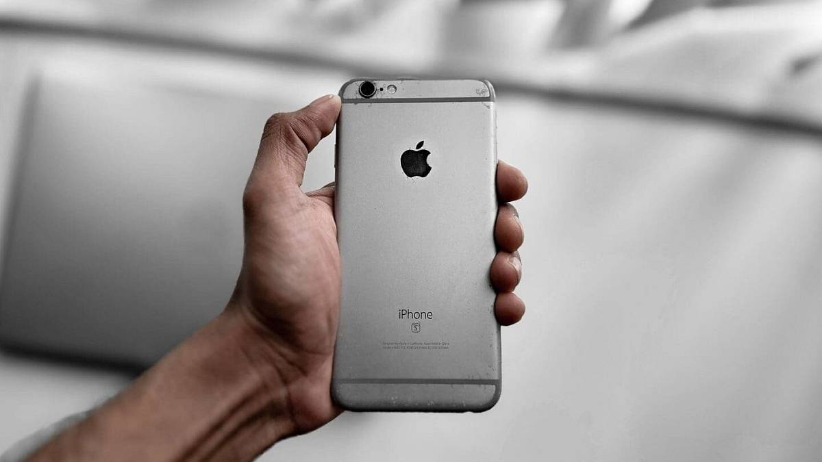 IPhone už není nejlepší. Sesadil ho z trůnu chytřejší a mnohem levnější mobil