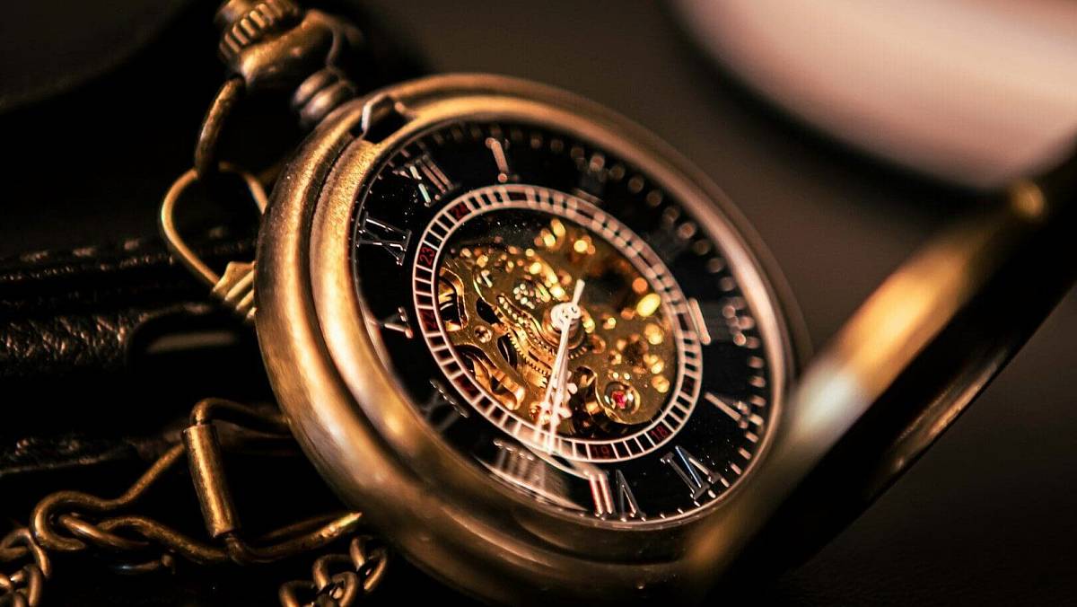 Kdo má doma tyto staré hodinky s hvězdičkami, dostane od sběratelů 110 000 Kč