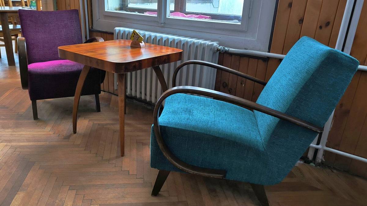 Toto podivné křeslo z éry socialismu dnes sběratelé vykupují za 30 000 Kč