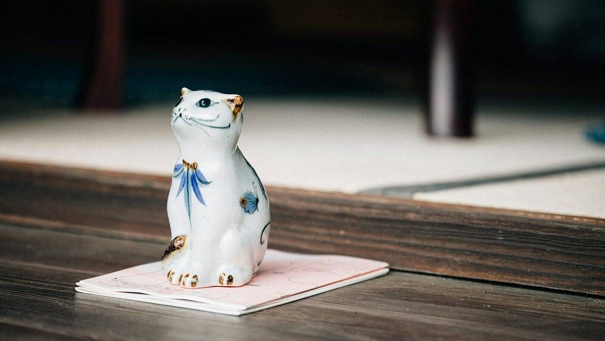 Komu se doma práší na tohoto porcelánového pejska a kočičku, má dnes od sběratelů 50 000 Kč v kapse