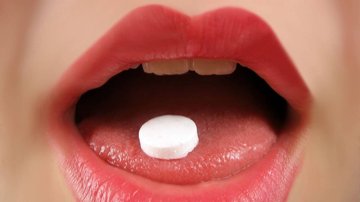 Co melatonin skutečně ovlivňuje: Zkrácení usínání, ne nutně kvalitu spánku
