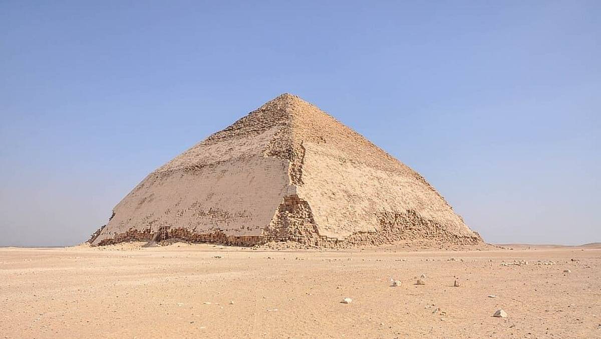 Nejpodivnější pyramida, která se Egypťanům nepovedla