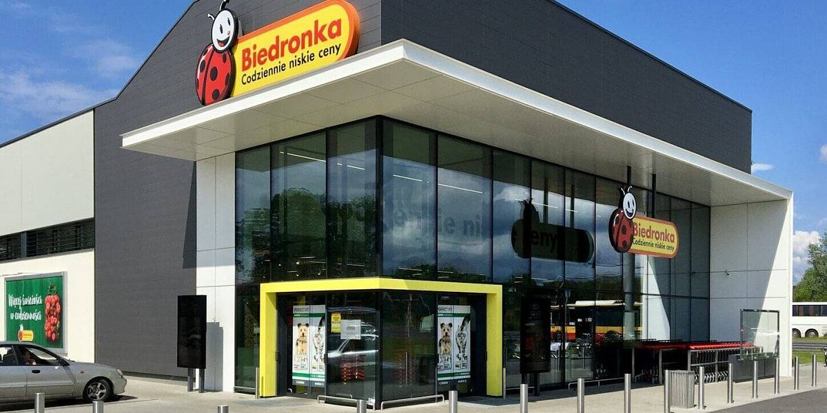 Nejlevnější polský obchod s potravinami míří do Čech. Chce koupit Tesco a zlikvidovat konkurenci