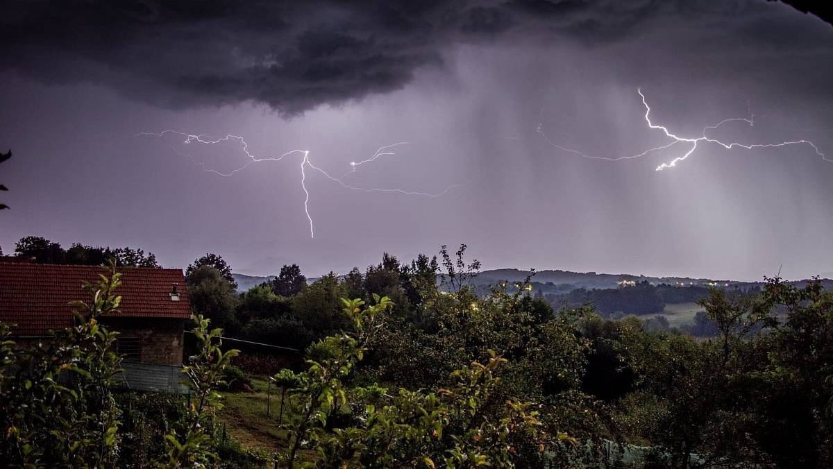 Meteorologové varují. Tak divoké léto nebylo mnoho let. Teploty budou extrémní