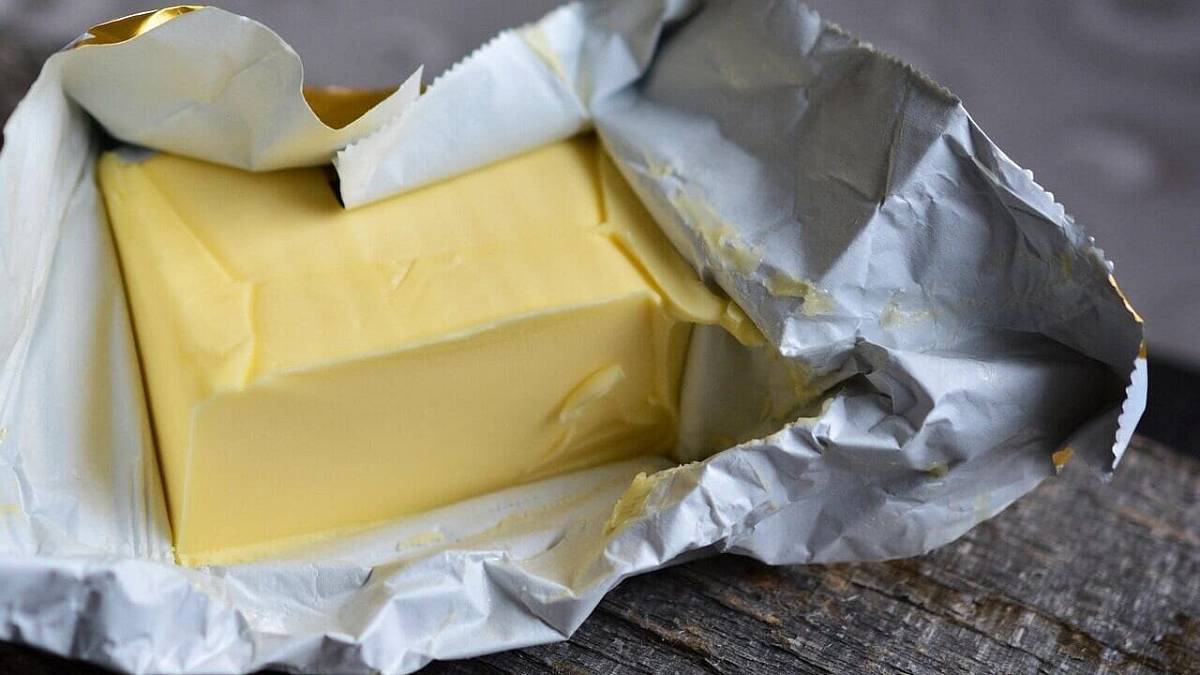 Máslo pod lupou: Co všechno se skrývá za zlatavou kostkou z obchodu