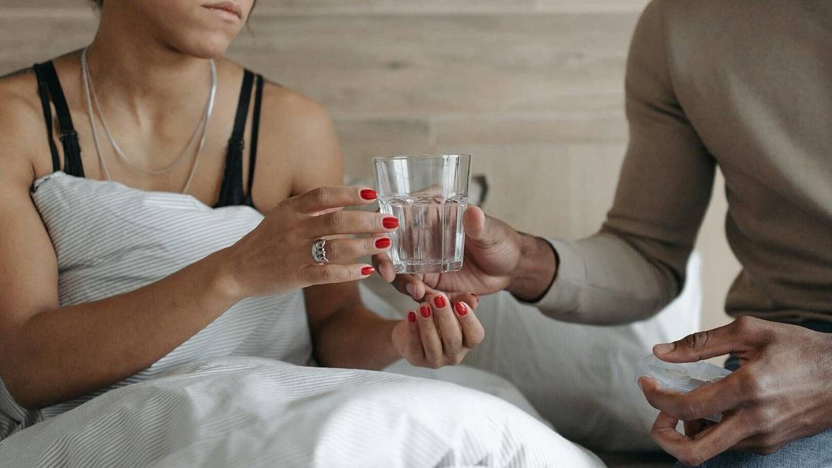 Večerní sklenice vody: Častá příčina nočního buzení