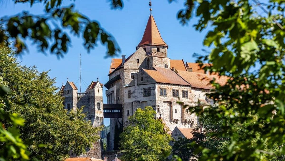 Místo, kde minulost zůstala nedotčená: Hrad Pernštejn nebyl nikdy dobyt