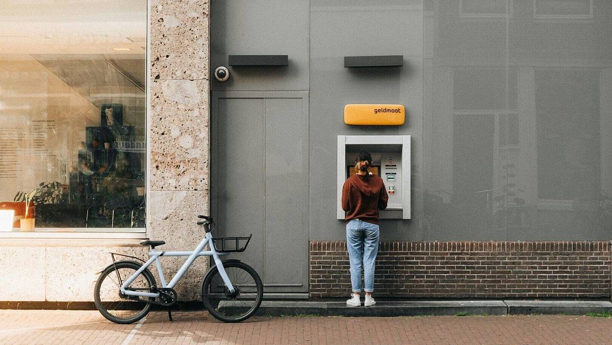Výběr peněz z bankomatu: Červené tlačítko „Zrušit“ může ochránit vaše peníze před krádeží