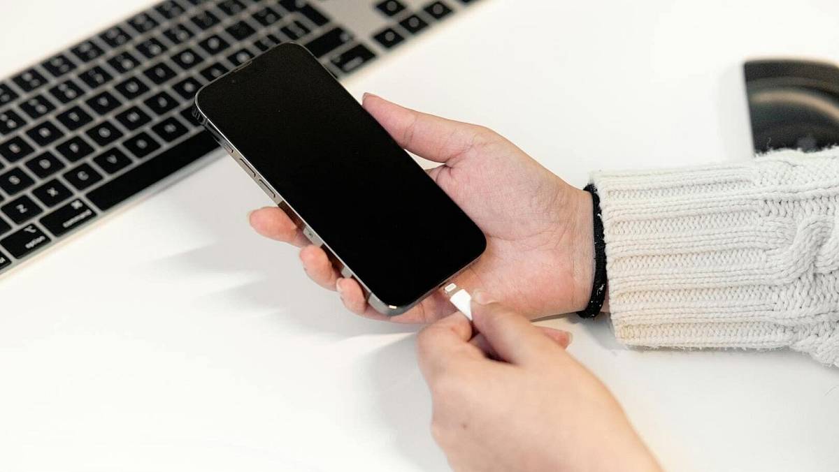 Zapnuté GPS vybíjí baterii v telefonu víc, než si myslíte