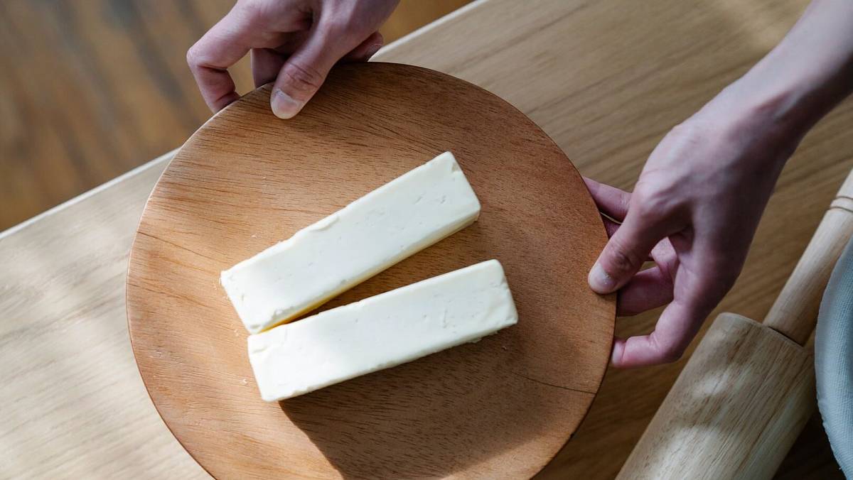 Dobré hospodyně nikdy nedávají máslo do ledničky. Vyhradily pro něj úplně jiné místo kuchyni