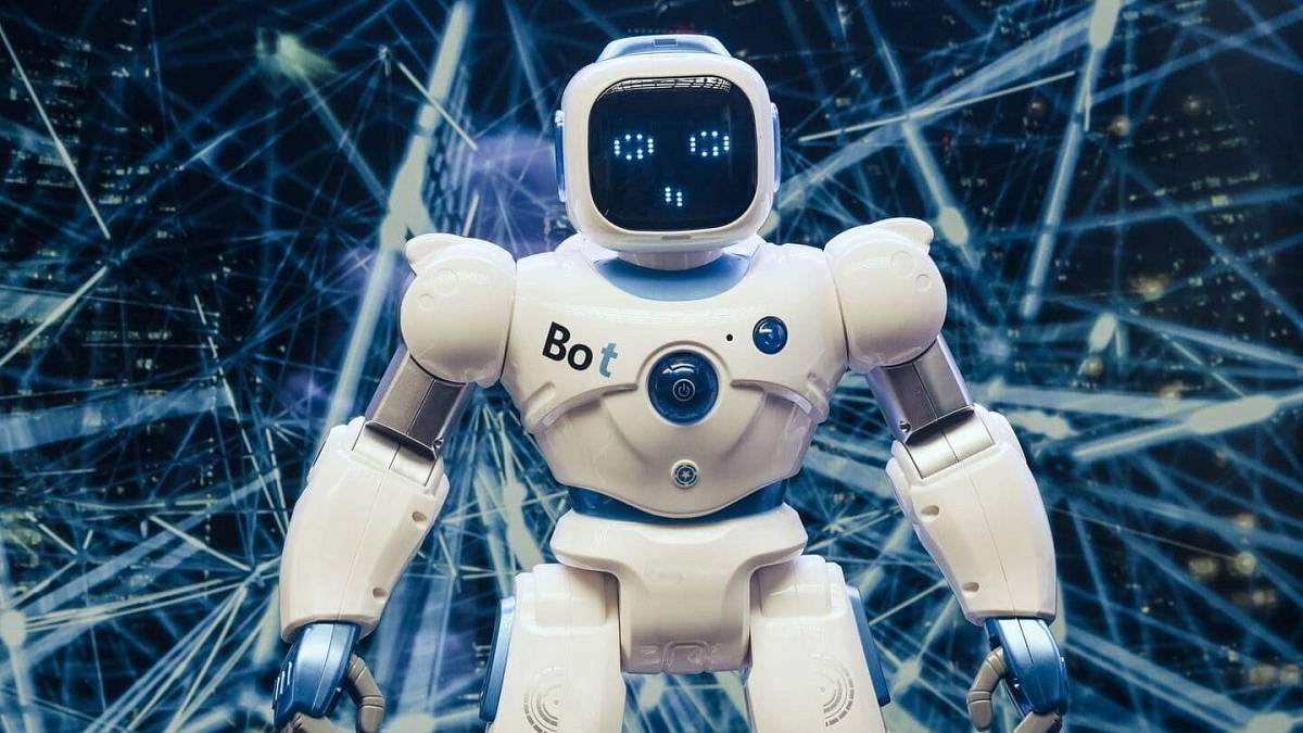 Nahradí vás v práci umělá inteligence? Nová kalkulačka odhalí přesné riziko pro každou profesi
