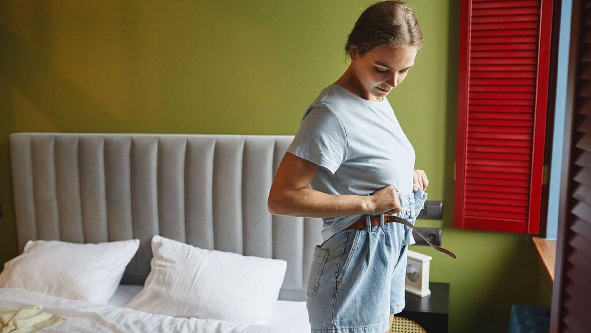 Pračka vám srazila oblečení? Vědci našli trik, kterým ho zase natáhnete