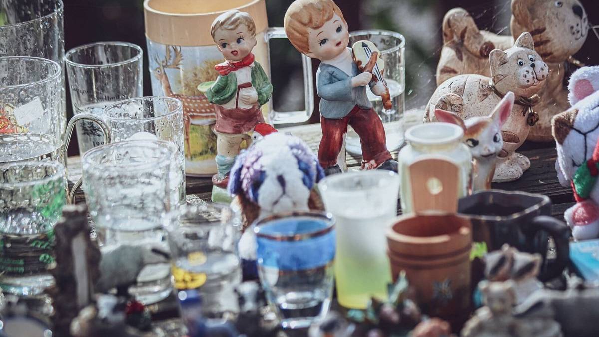 Za tuhle nevkusnou vázu se šíleným motivem sběratelé dnes nabízejí 7 000 Kč minimálně